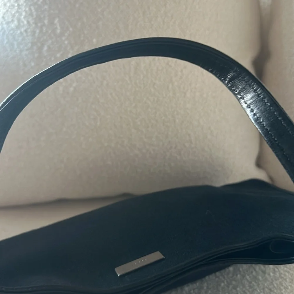 Gucci Black Shoulder Bag - Picture 7 of 17